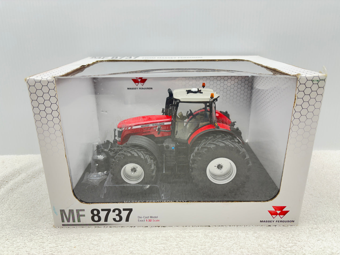 1/32 Massey Ferguson 8737 Duals