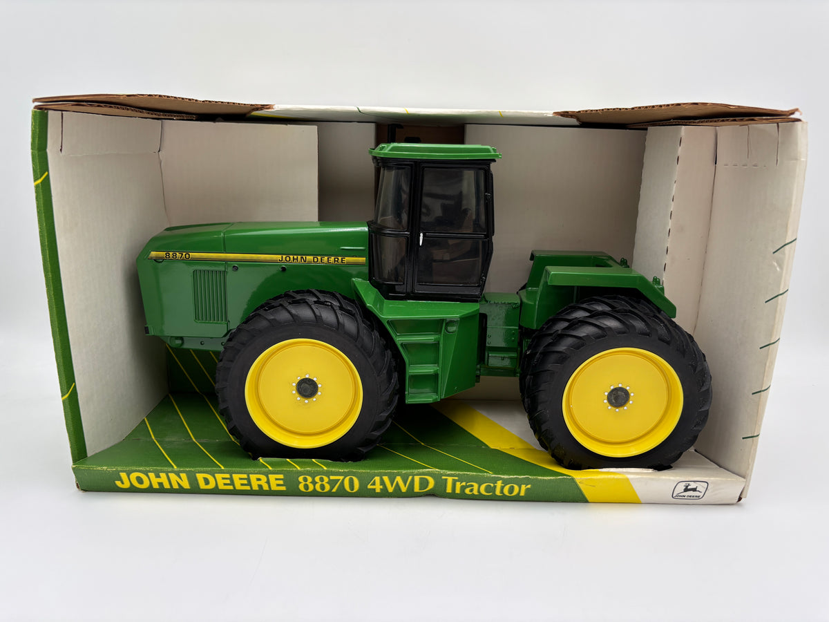 1/16th JOHN DEERE 8870 4wd