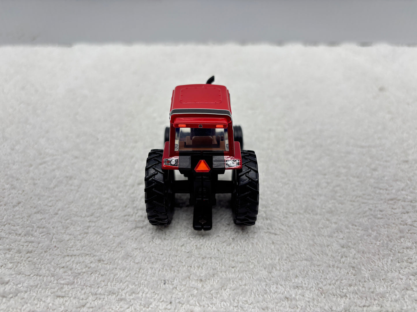 1/64 International 3288
