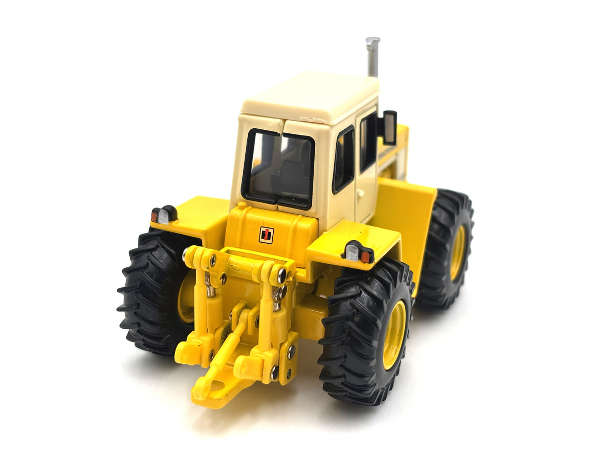1/64 International 4156