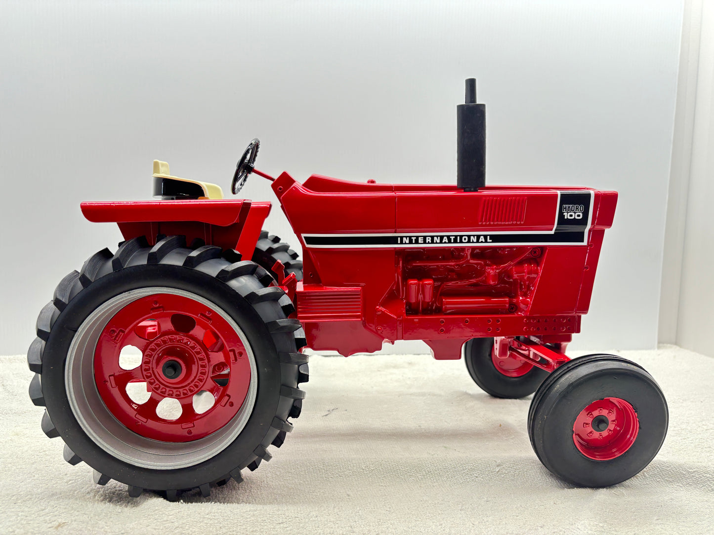 1/8 International Hydro 100