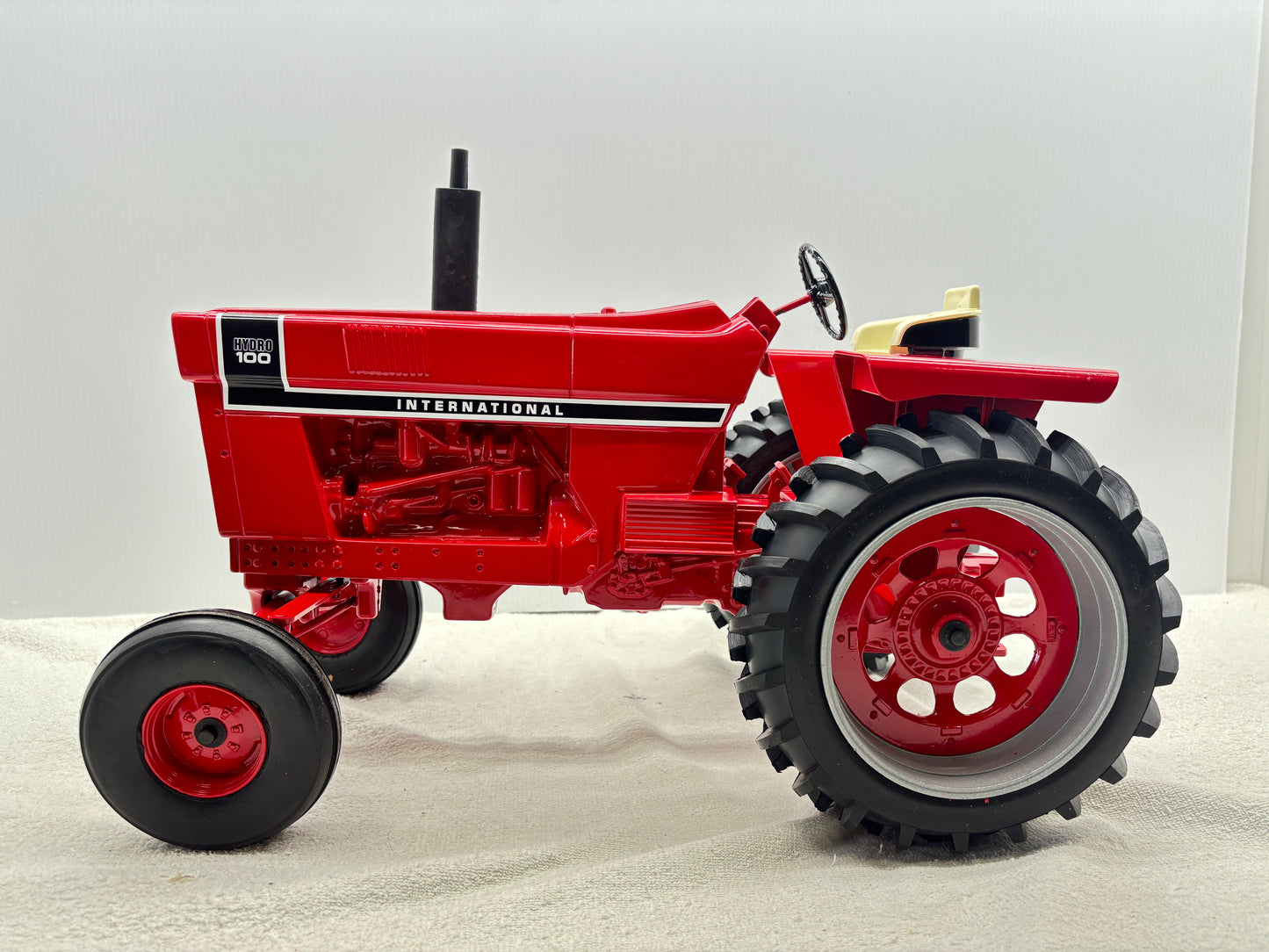 1/8 International Hydro 100