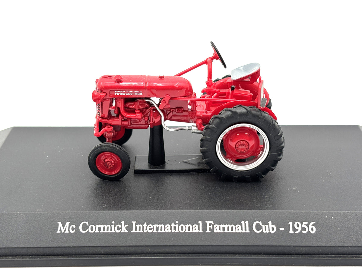 1/43 International McCormick Farmall Club