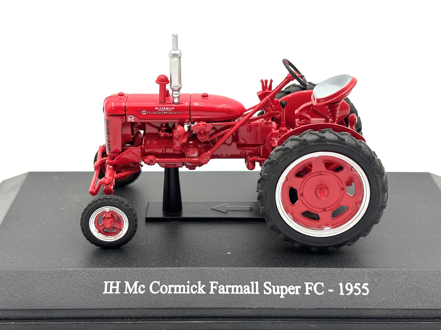 1/43 International McCormick Farmall FC