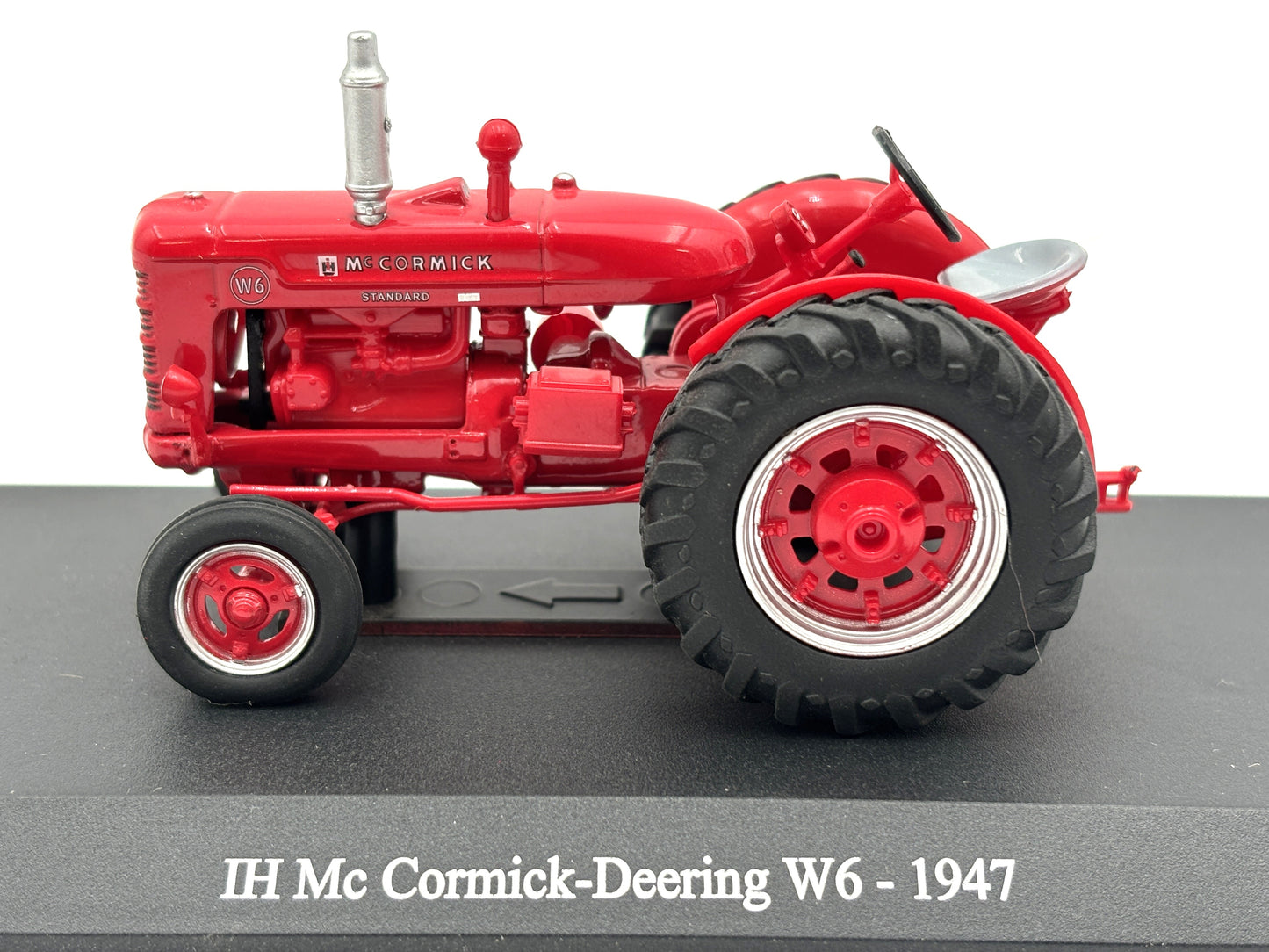 1/43 International McCormick W6