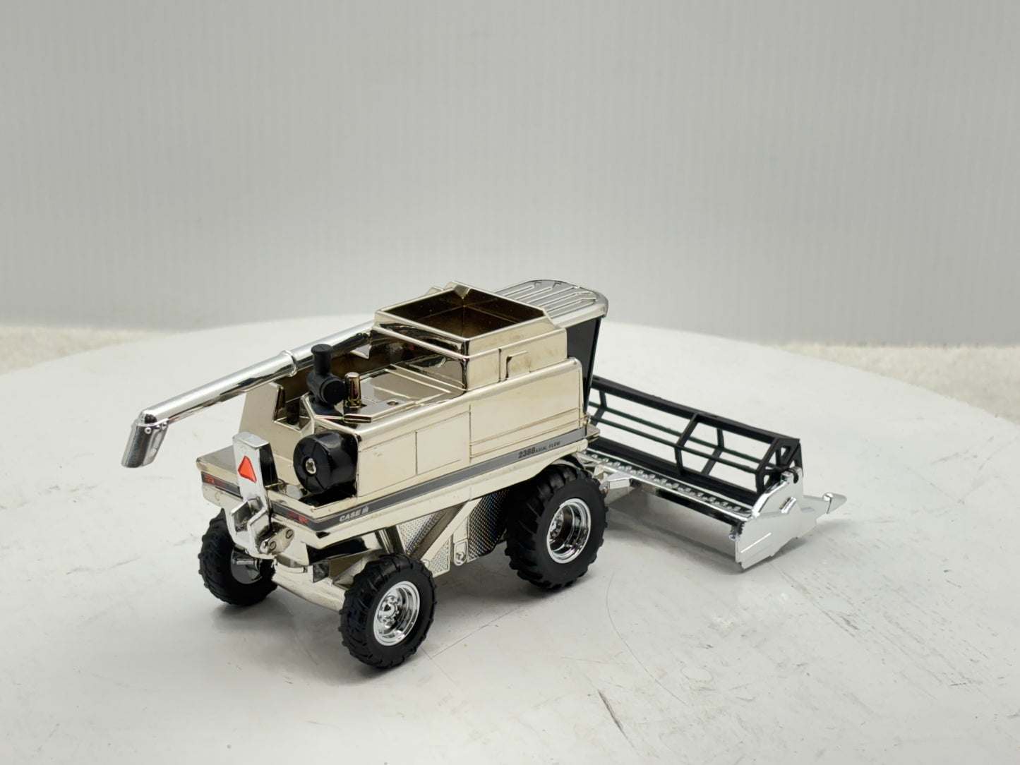 1/64 International 2388 25th