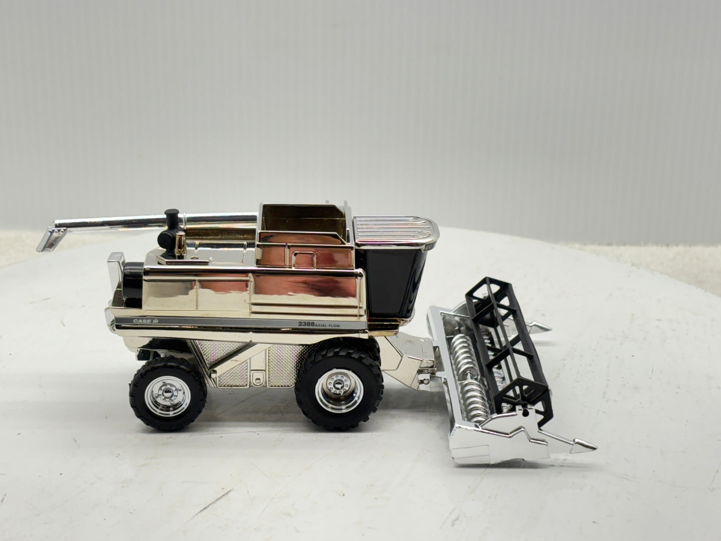 1/64 International 2388 25th
