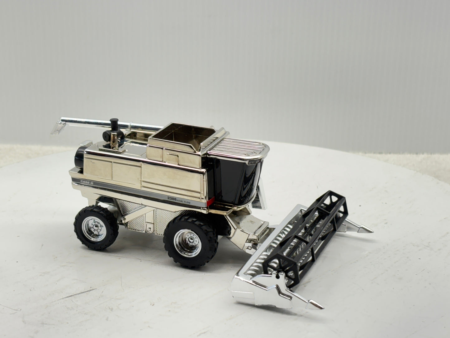 1/64 International 2388 25th