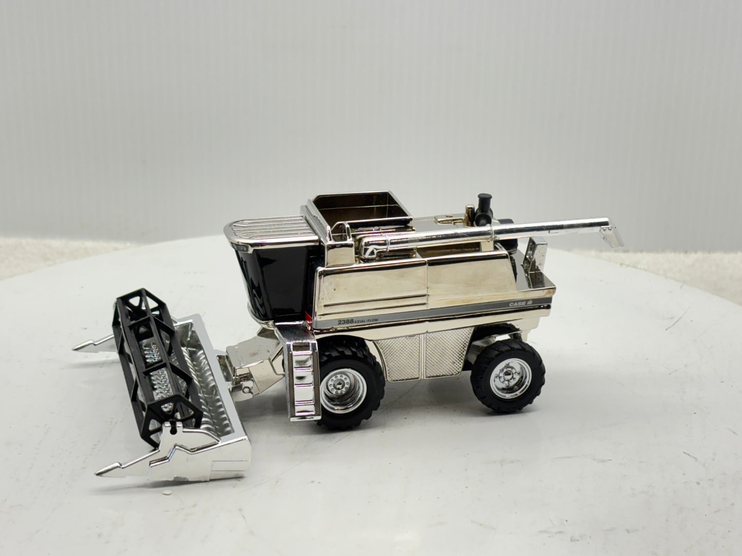1/64 International 2388 25th