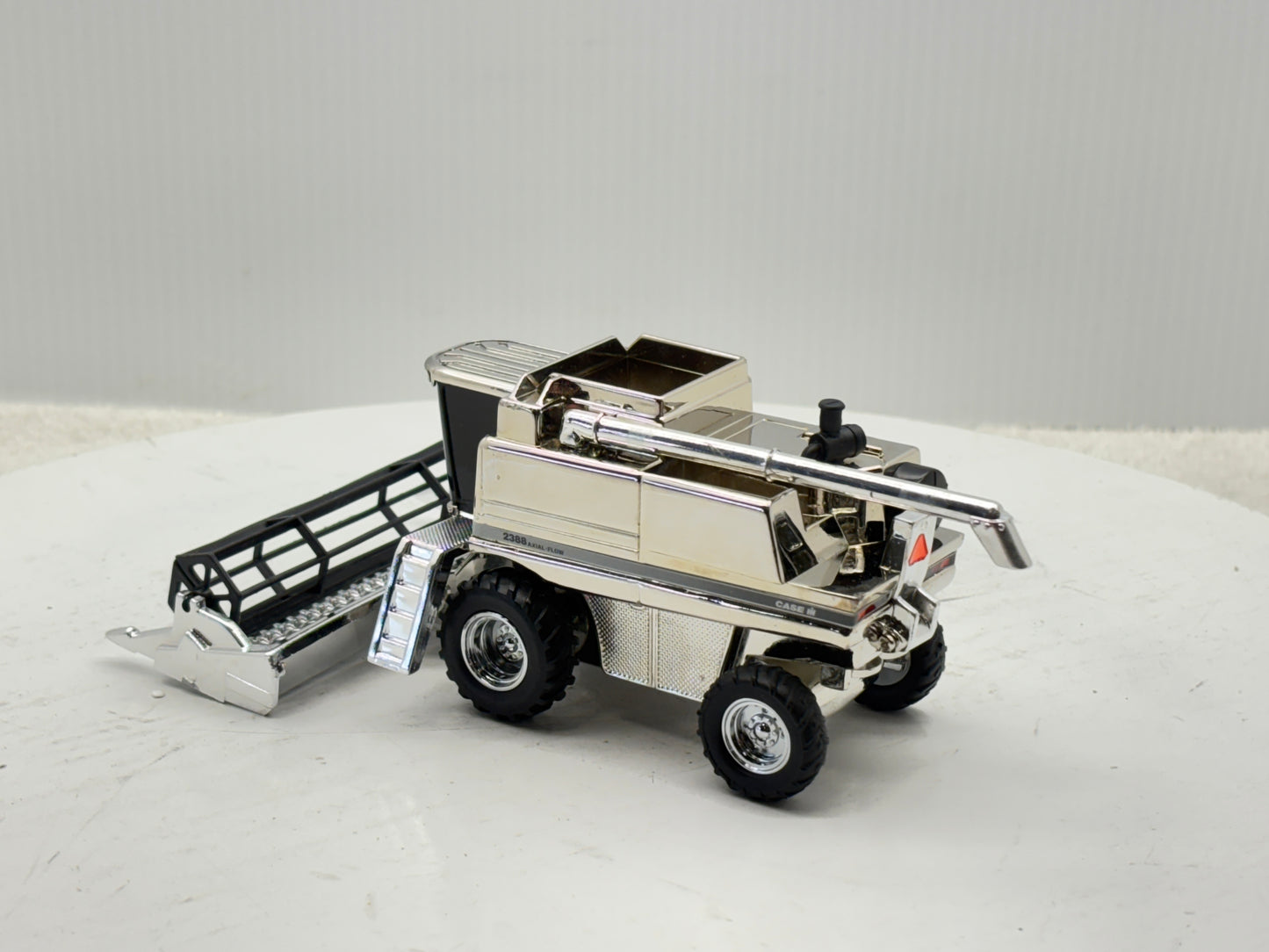 1/64 International 2388 25th