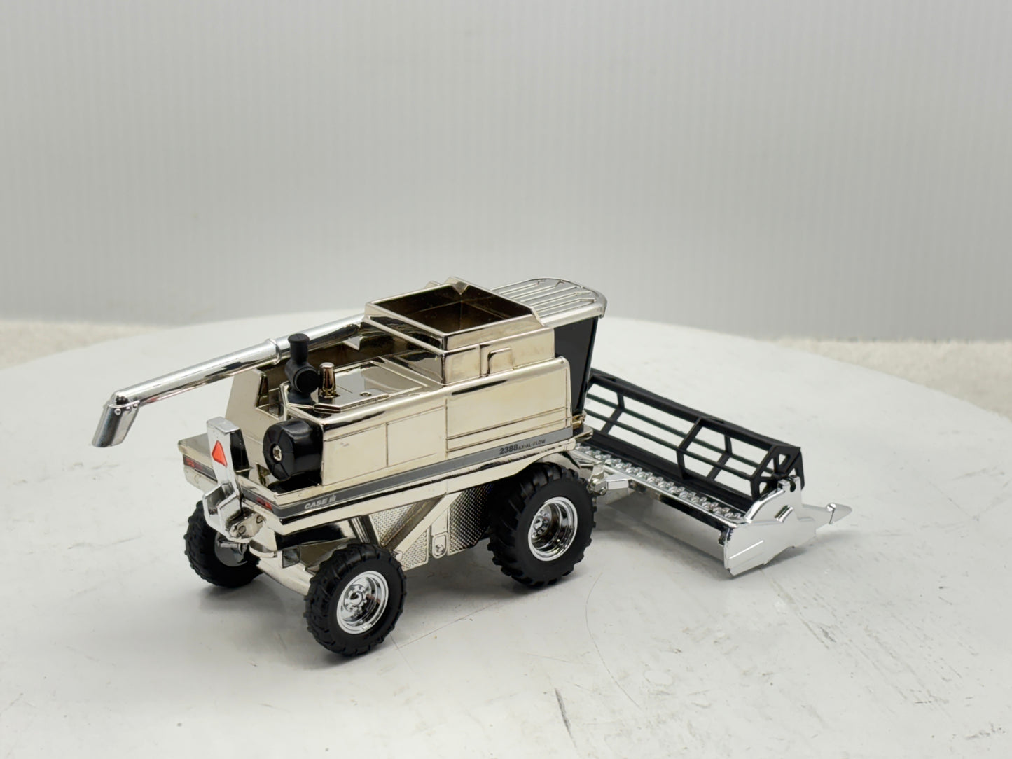 1/64 International 2388 25th