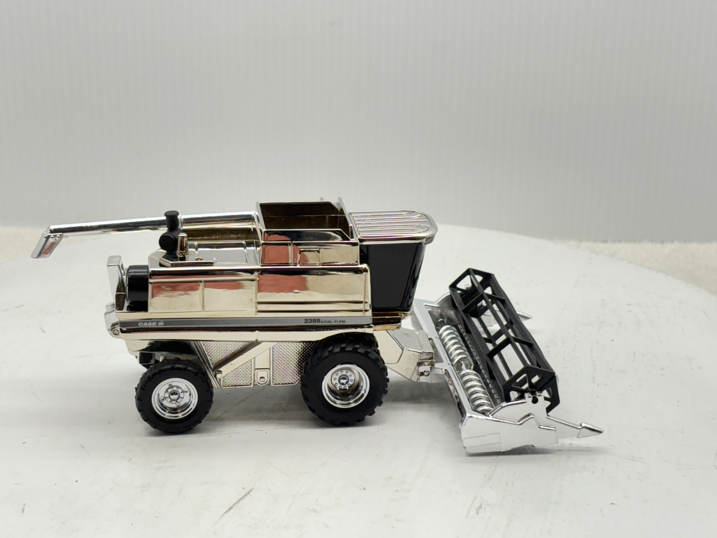1/64 International 2388 25th