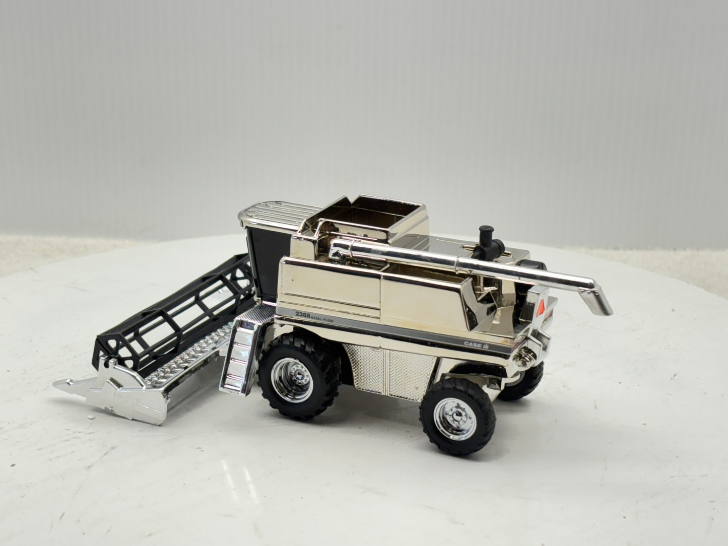 1/64 International 2388 25th