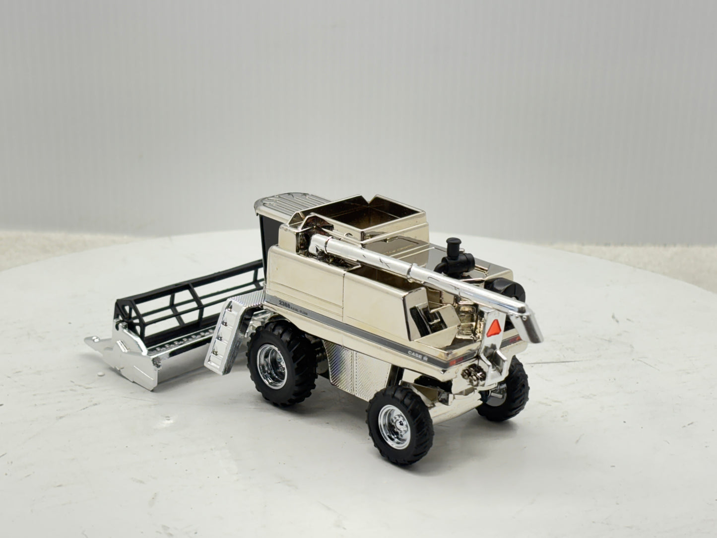 1/64 International 2388 25th