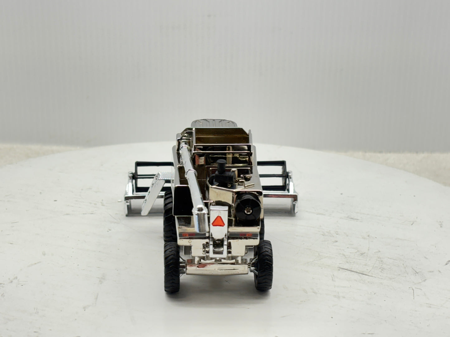 1/64 International 2388 25th