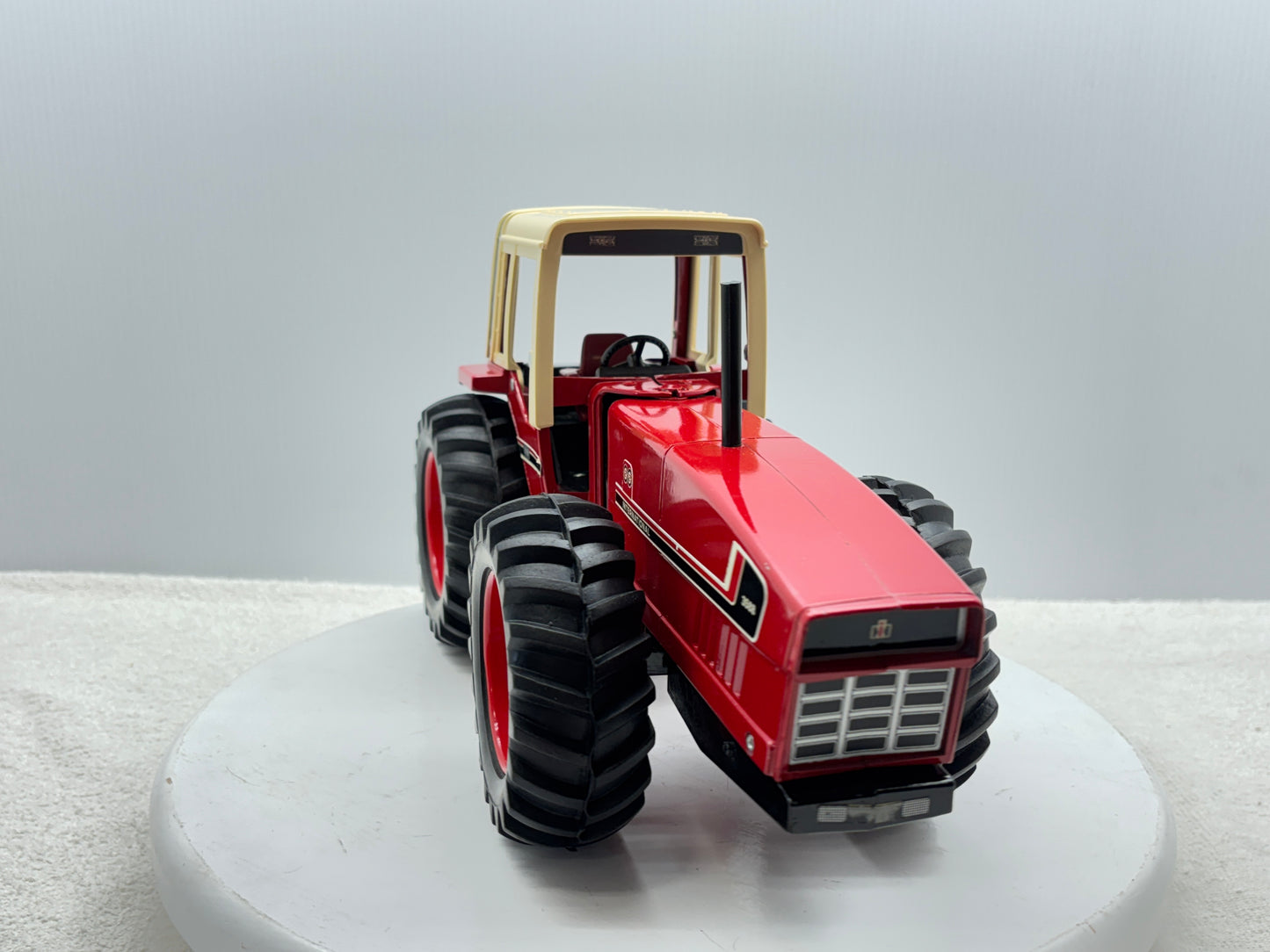 1/16 International 3588