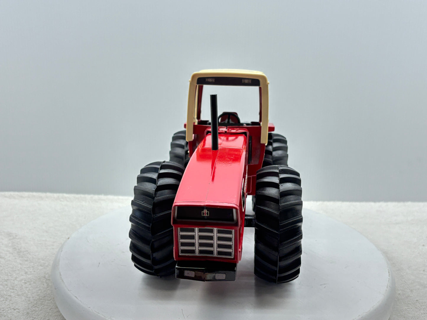 1/16 International 3588