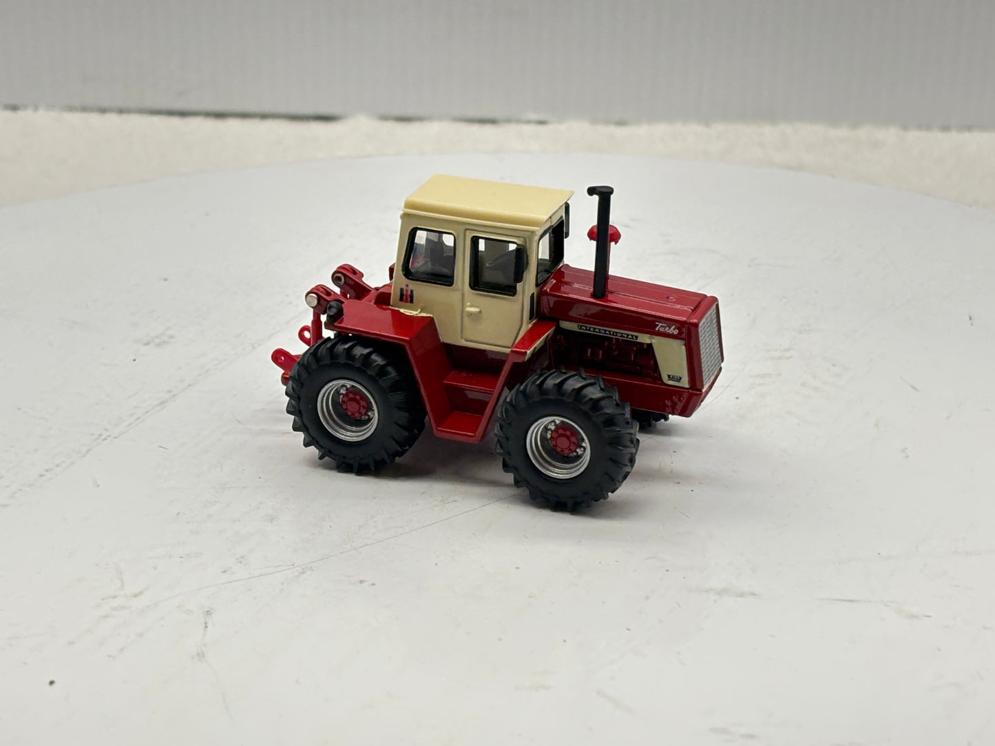 1/64 International 4166