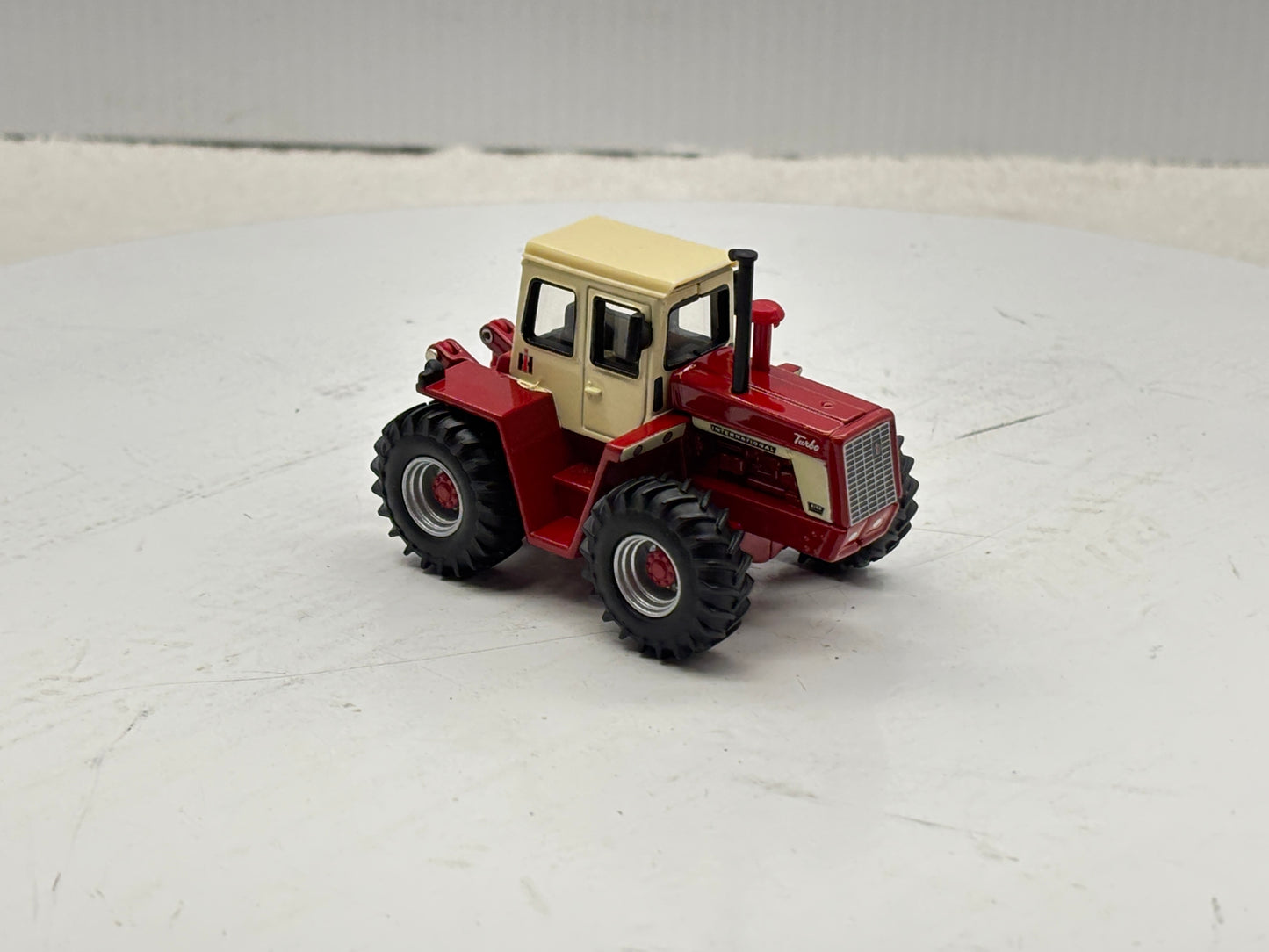 1/64 International 4166