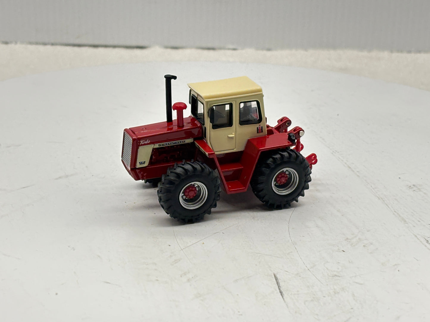 1/64 International 4166