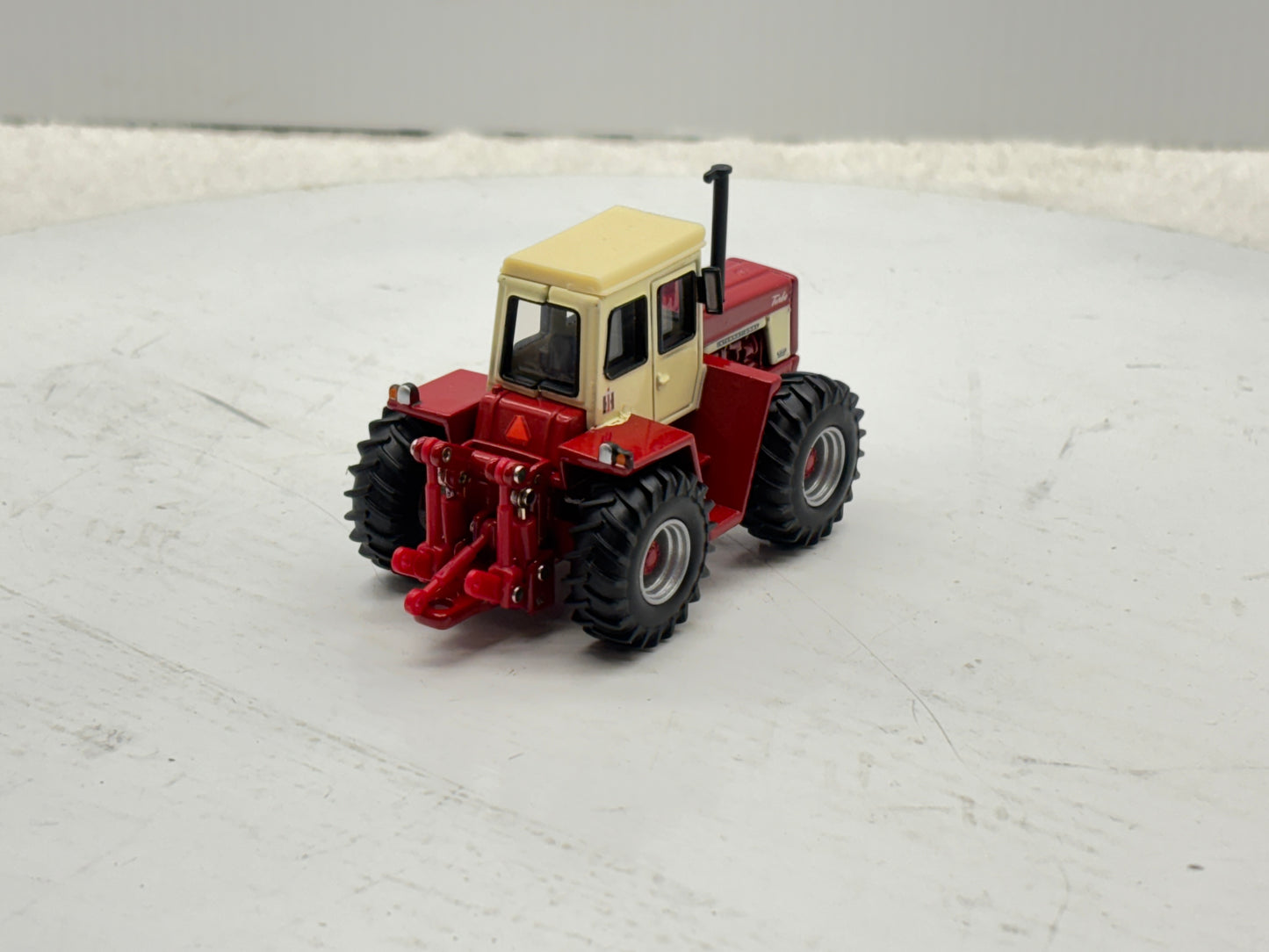 1/64 International 4166