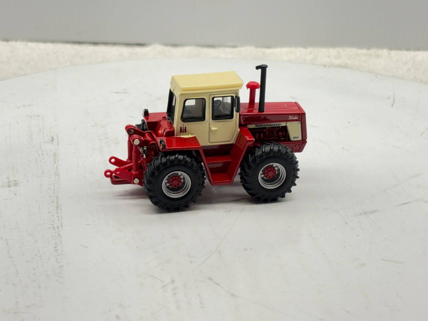 1/64 International 4166
