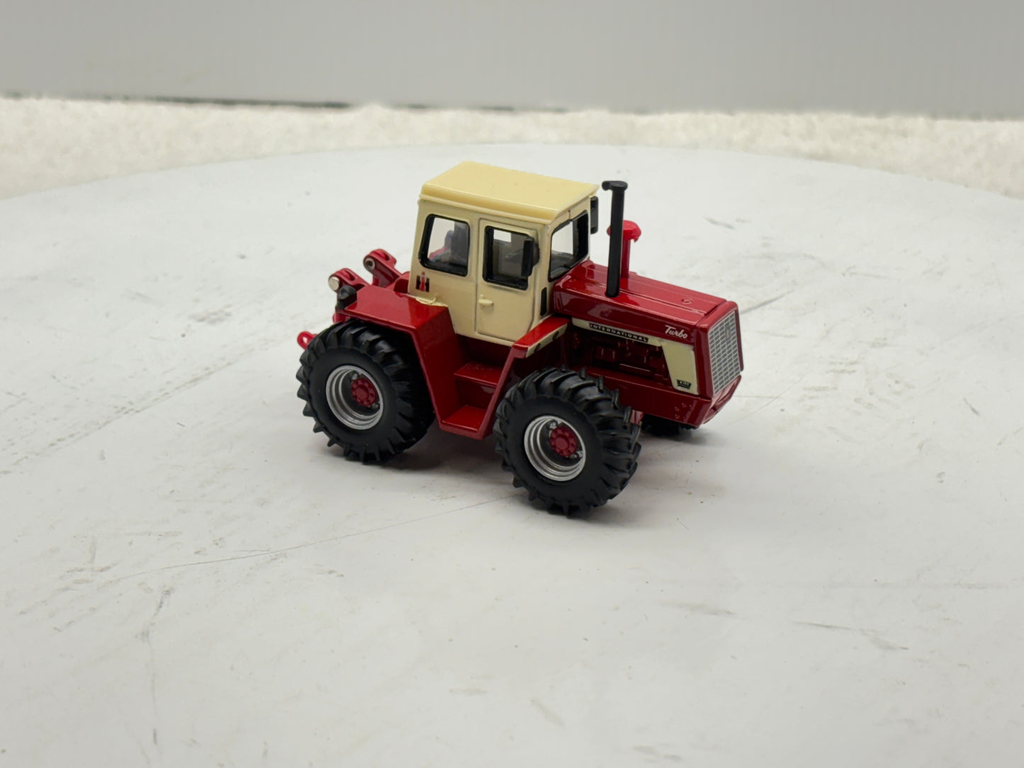 1/64 International 4166