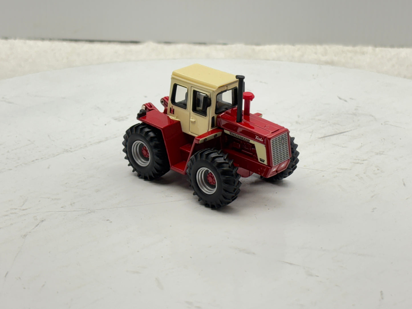 1/64 International 4166
