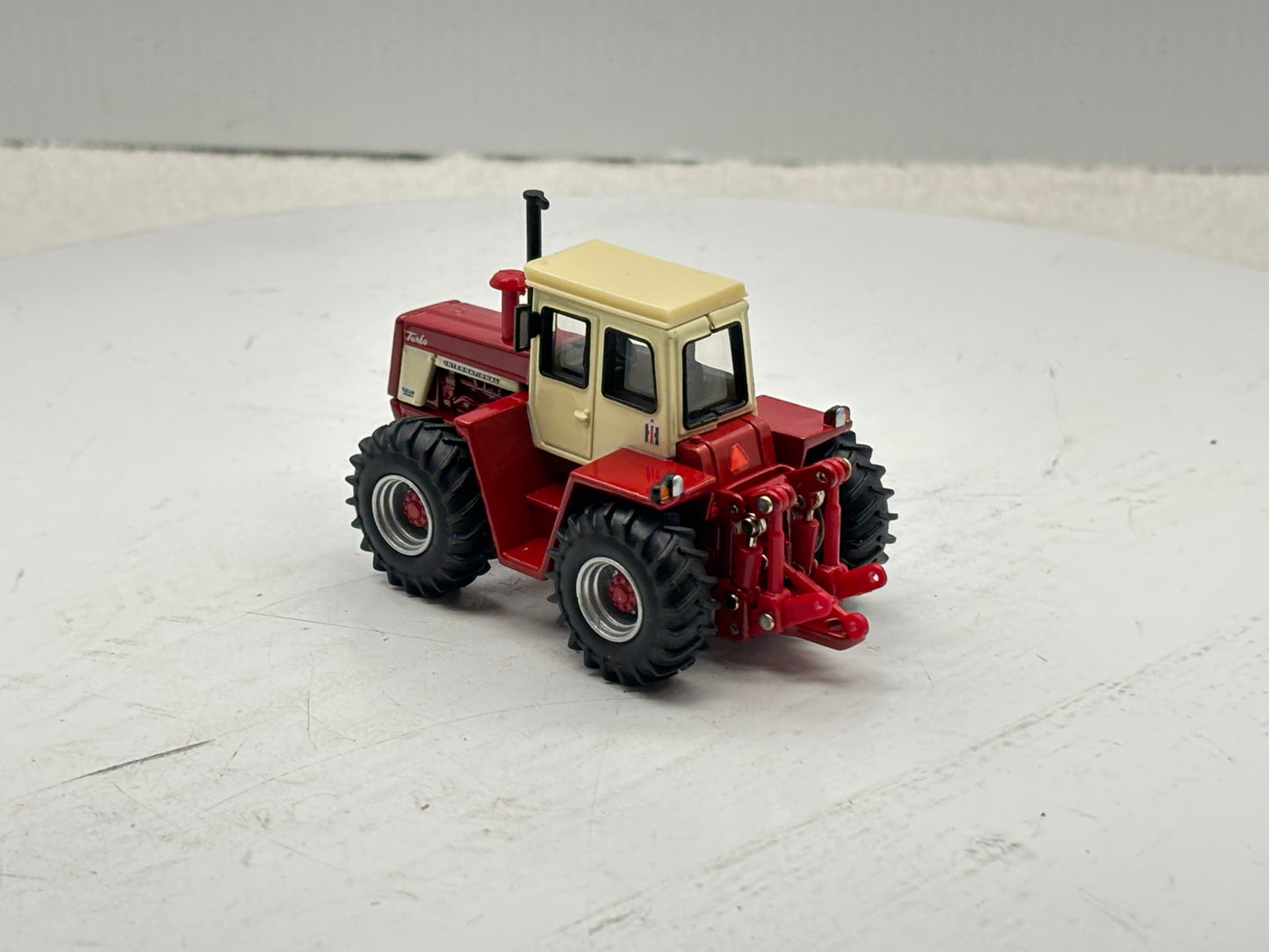 1/64 International 4166