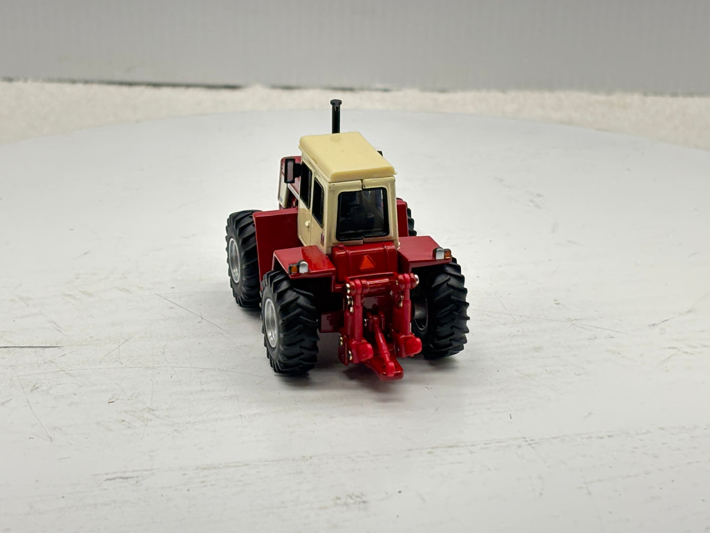 1/64 International 4166