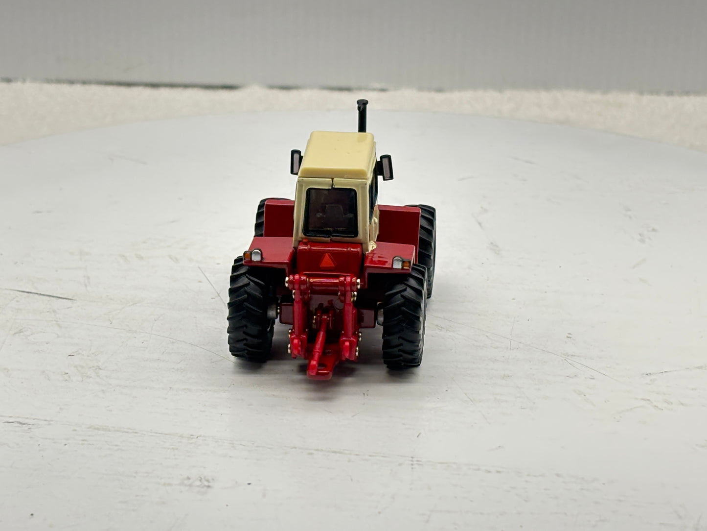 1/64 International 4166