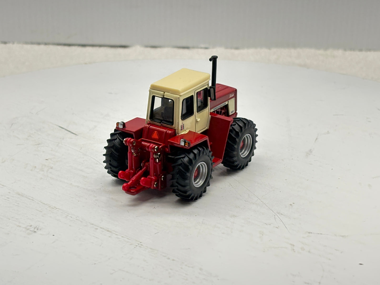 1/64 International 4166