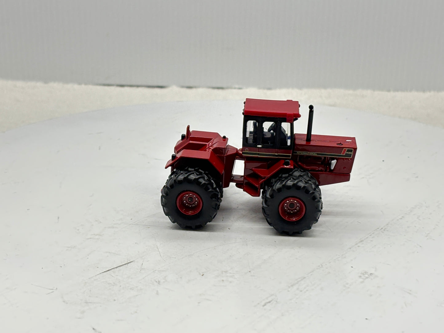 1/64 International 4586
