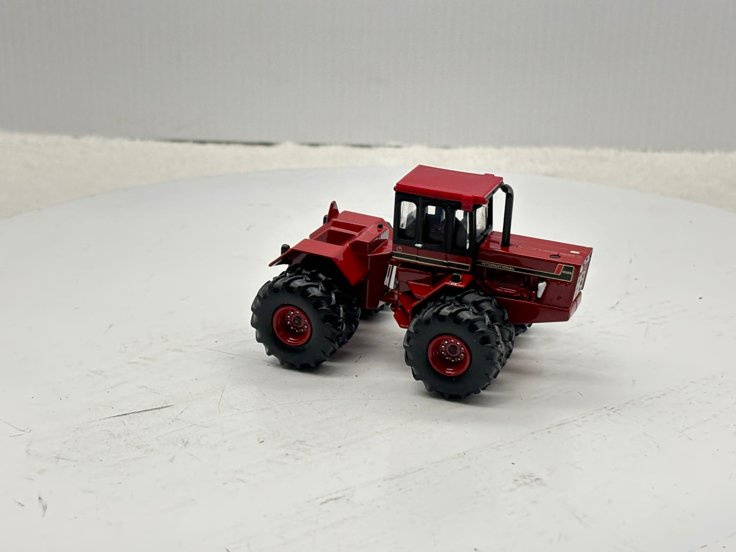 1/64 International 4586