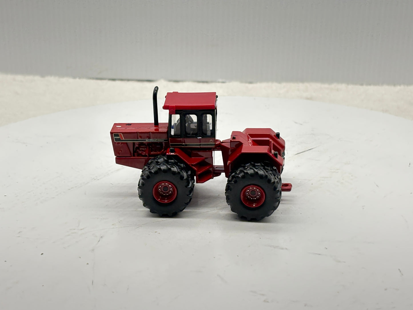 1/64 International 4586