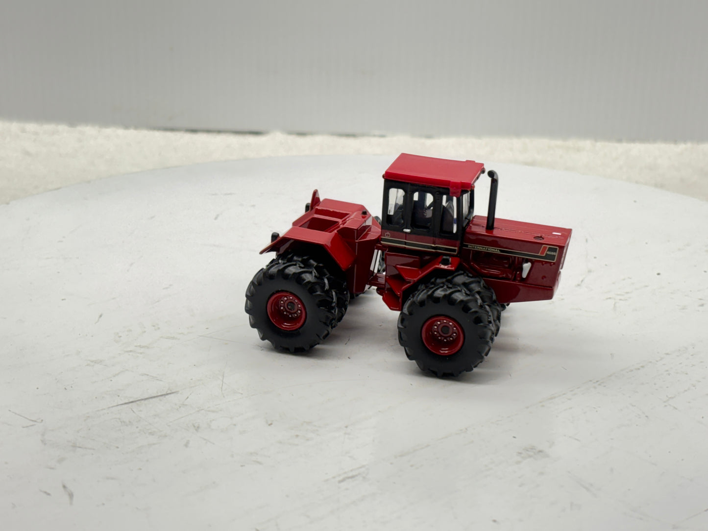 1/64 International 4586