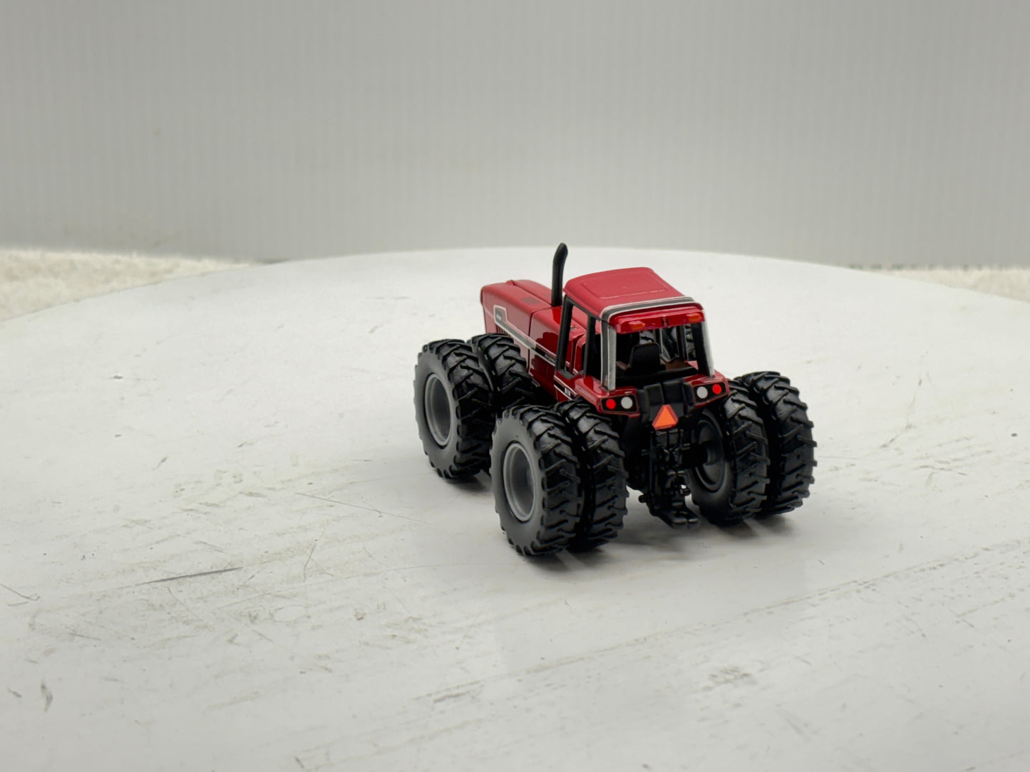 1/64 International 6588