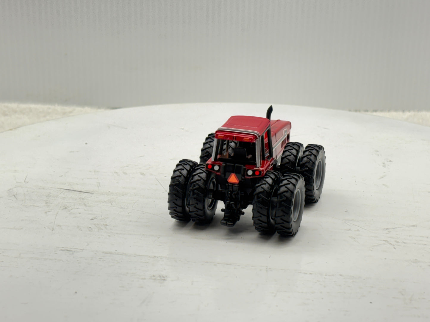 1/64 International 6588