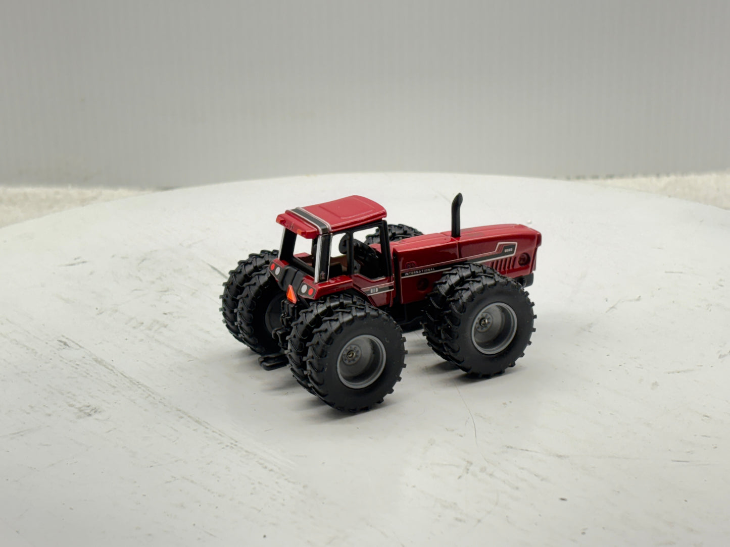 1/64 International 6588