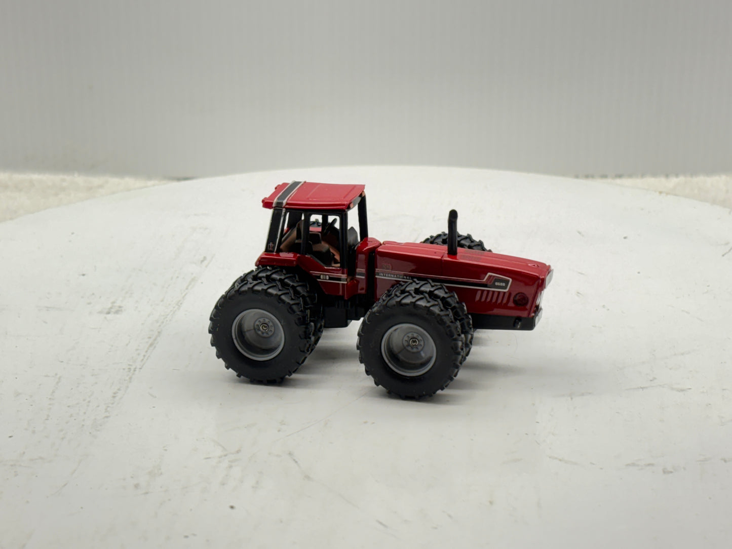 1/64 International 6588