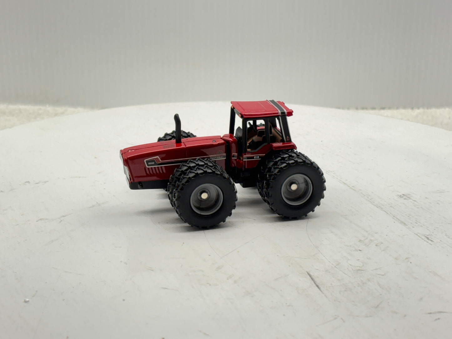 1/64 International 6588