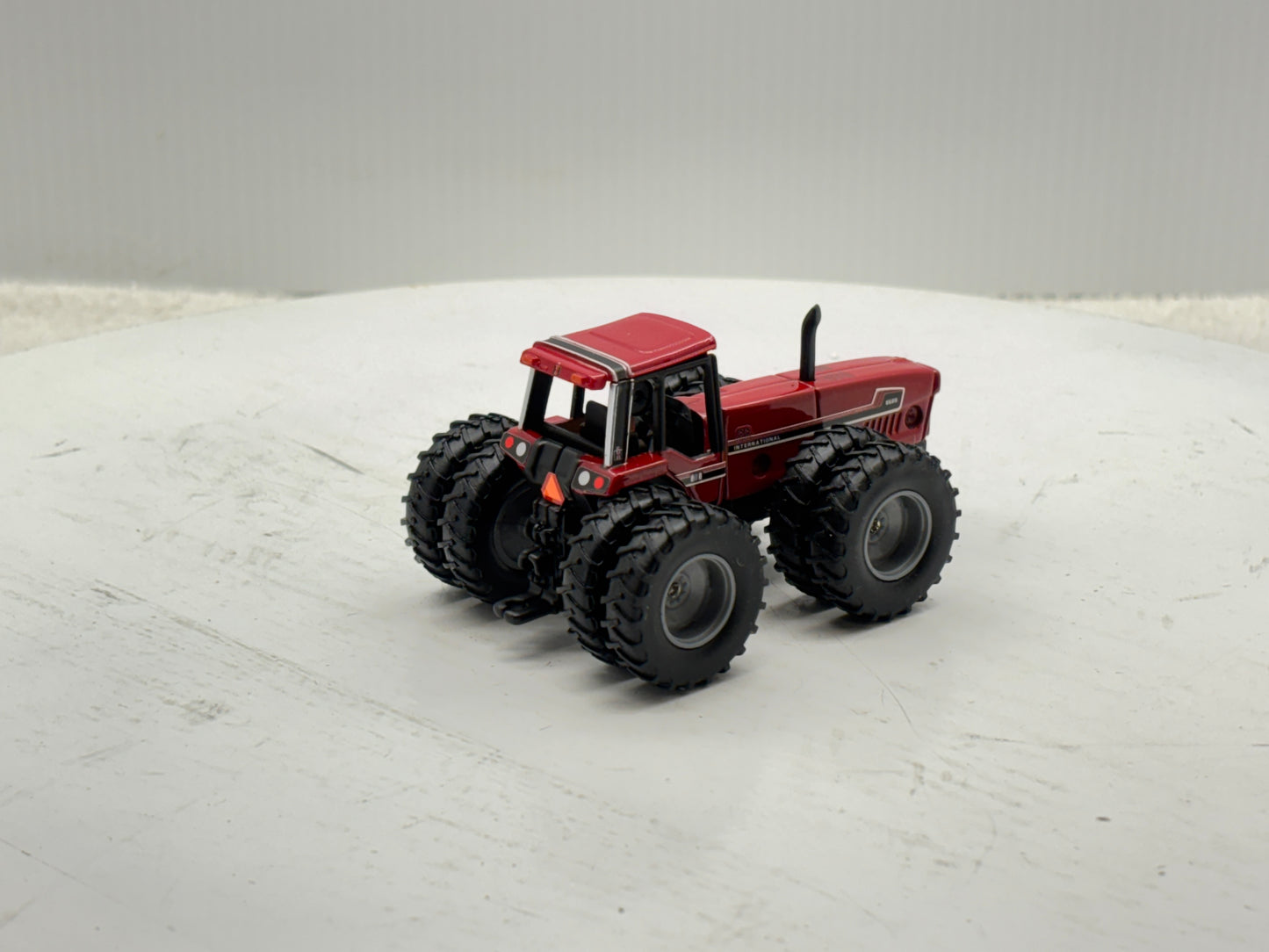 1/64 International 6588
