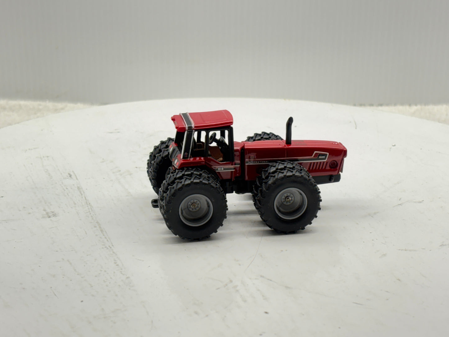 1/64 International 6588