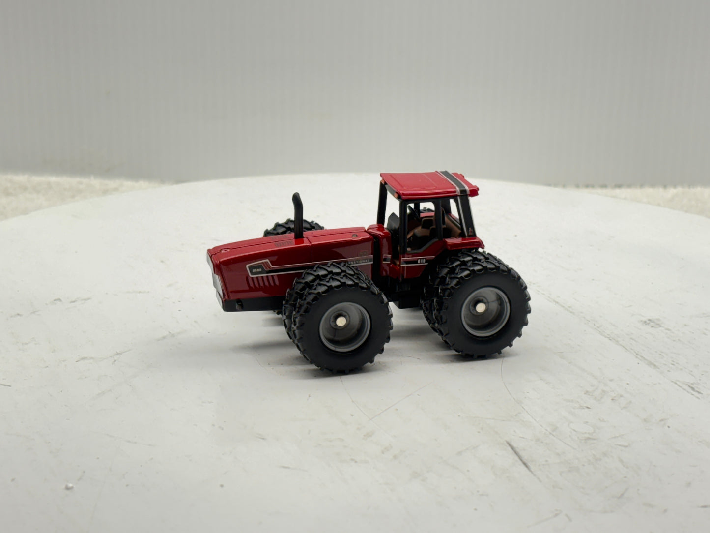 1/64 International 6588