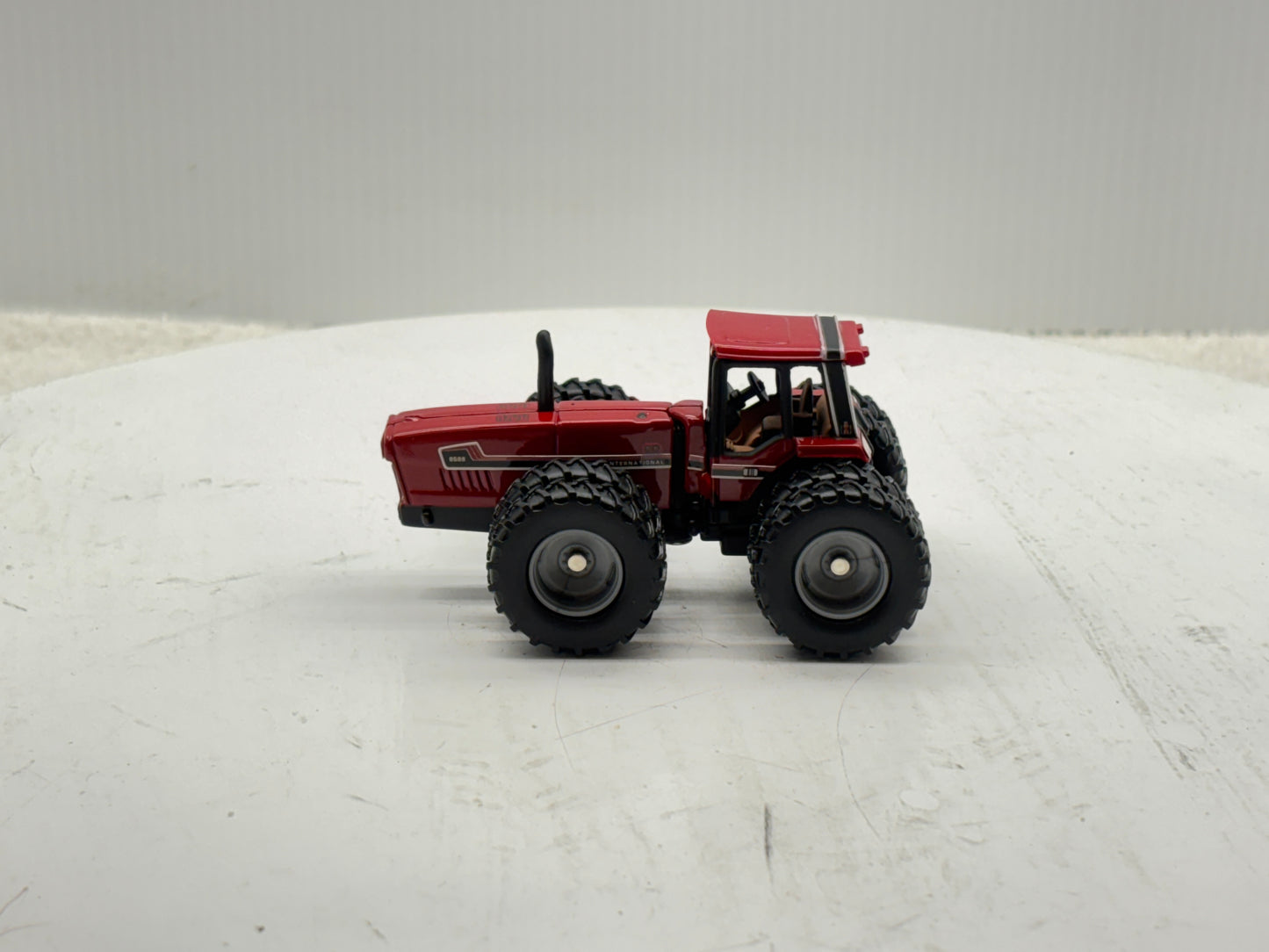 1/64 International 6588