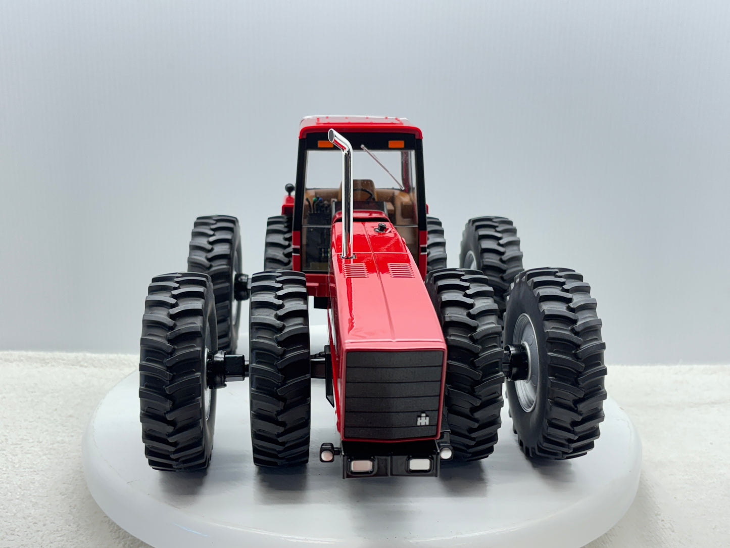 1/16 International 7688