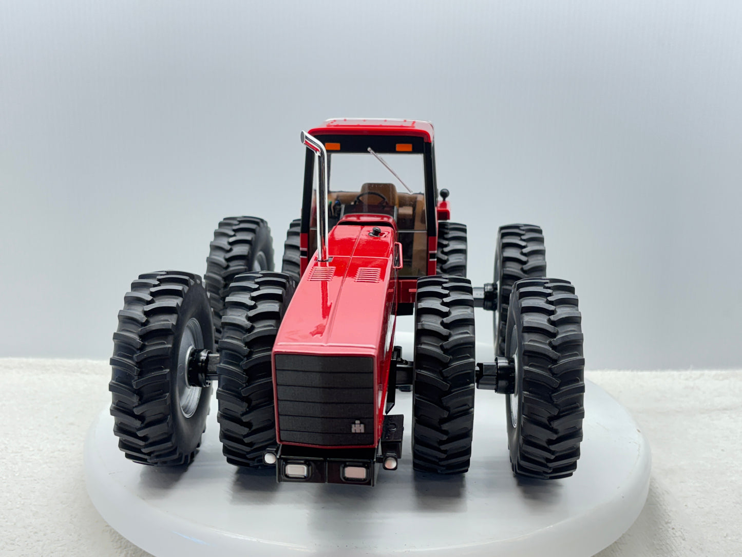 1/16 International 7688