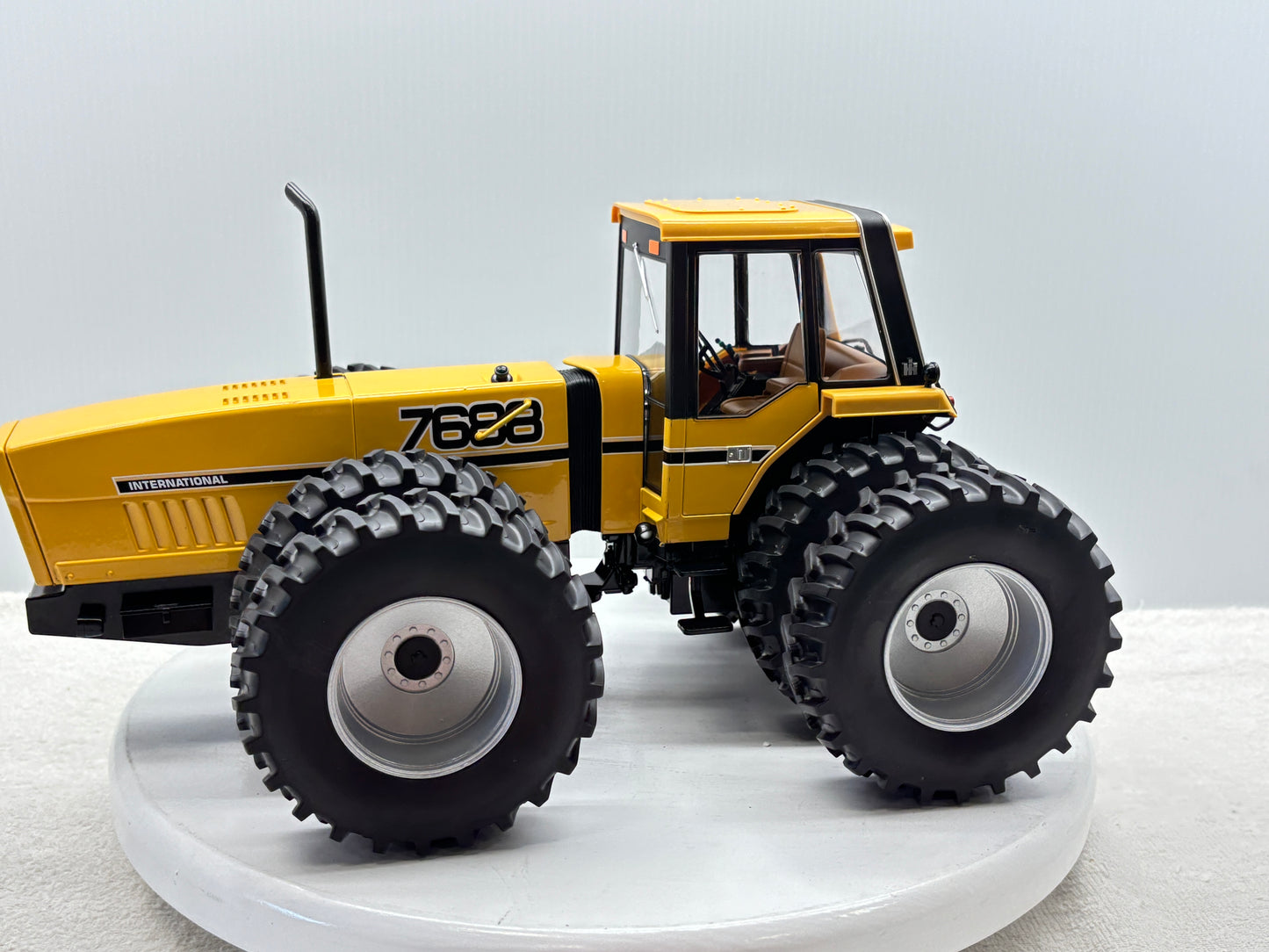 1/16 International 7688 Industrial