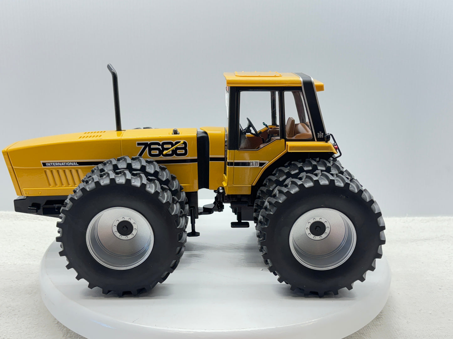 1/16 International 7688 Industrial