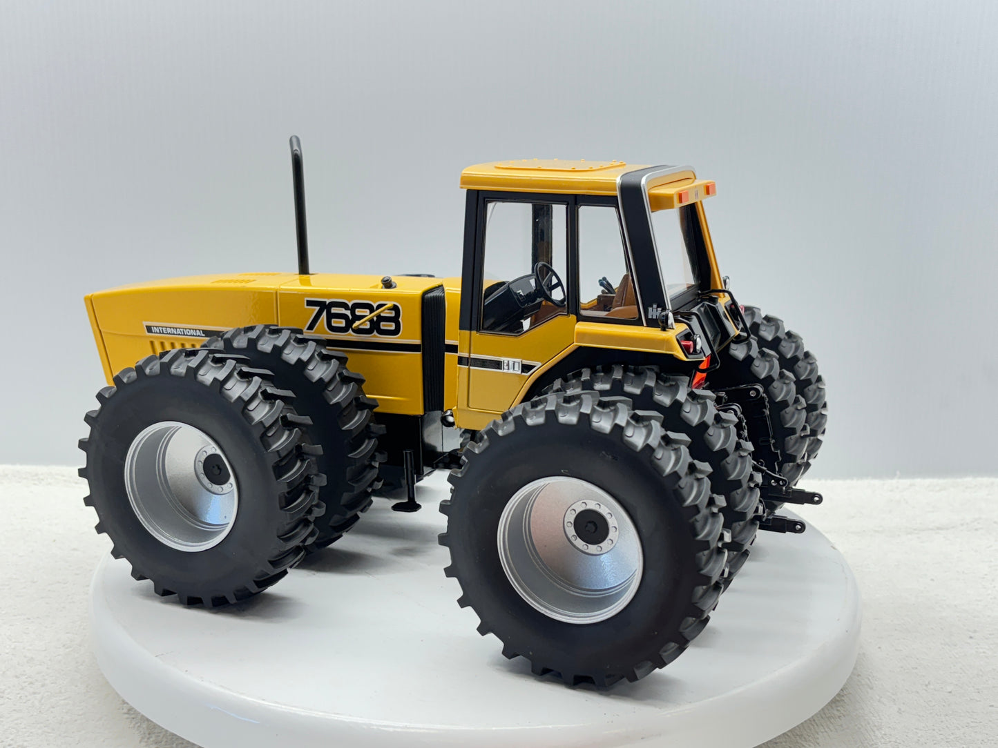1/16 International 7688 Industrial